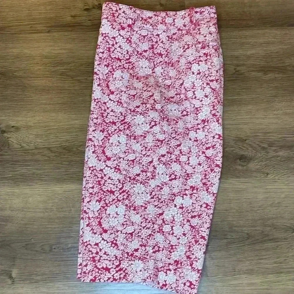 Bandolino Denim Ivette Sz 6 Floral Bermuda Shorts - Picture 3 of 8